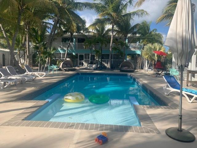 Grace Bay Place Hotel Exterior photo